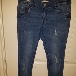 FOREVER 21 distressed skinny jeans size 28/10